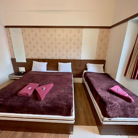 Hotel Laxmibai Palace Shirdi Ngoại thất bức ảnh