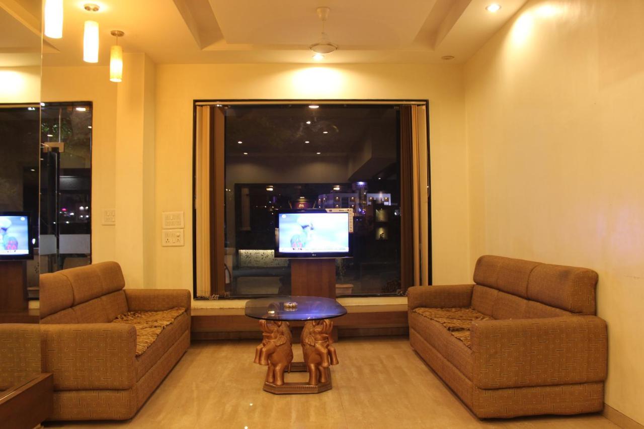 Hotel Laxmibai Palace Shirdi Ngoại thất bức ảnh