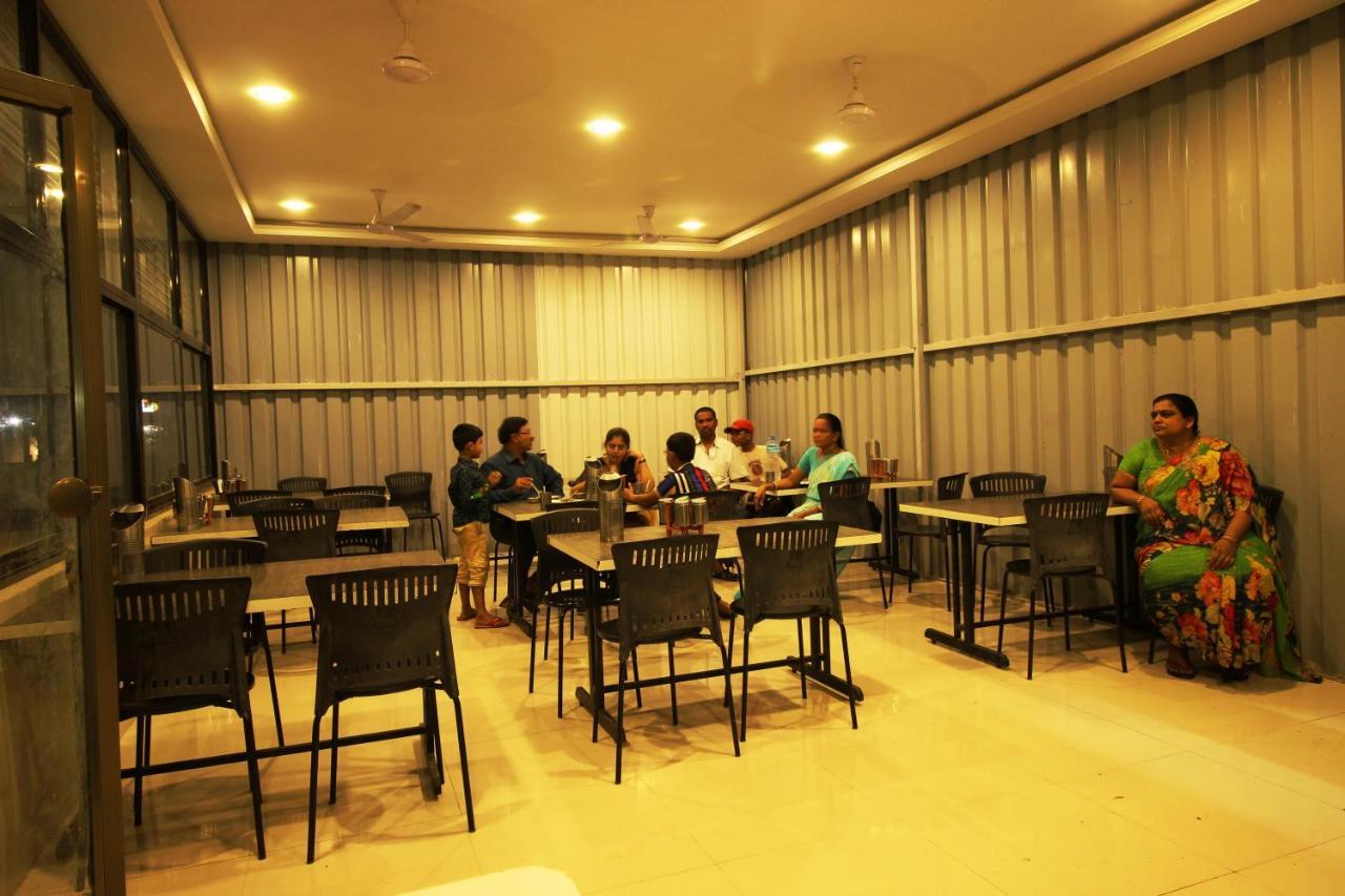 Hotel Laxmibai Palace Shirdi Ngoại thất bức ảnh