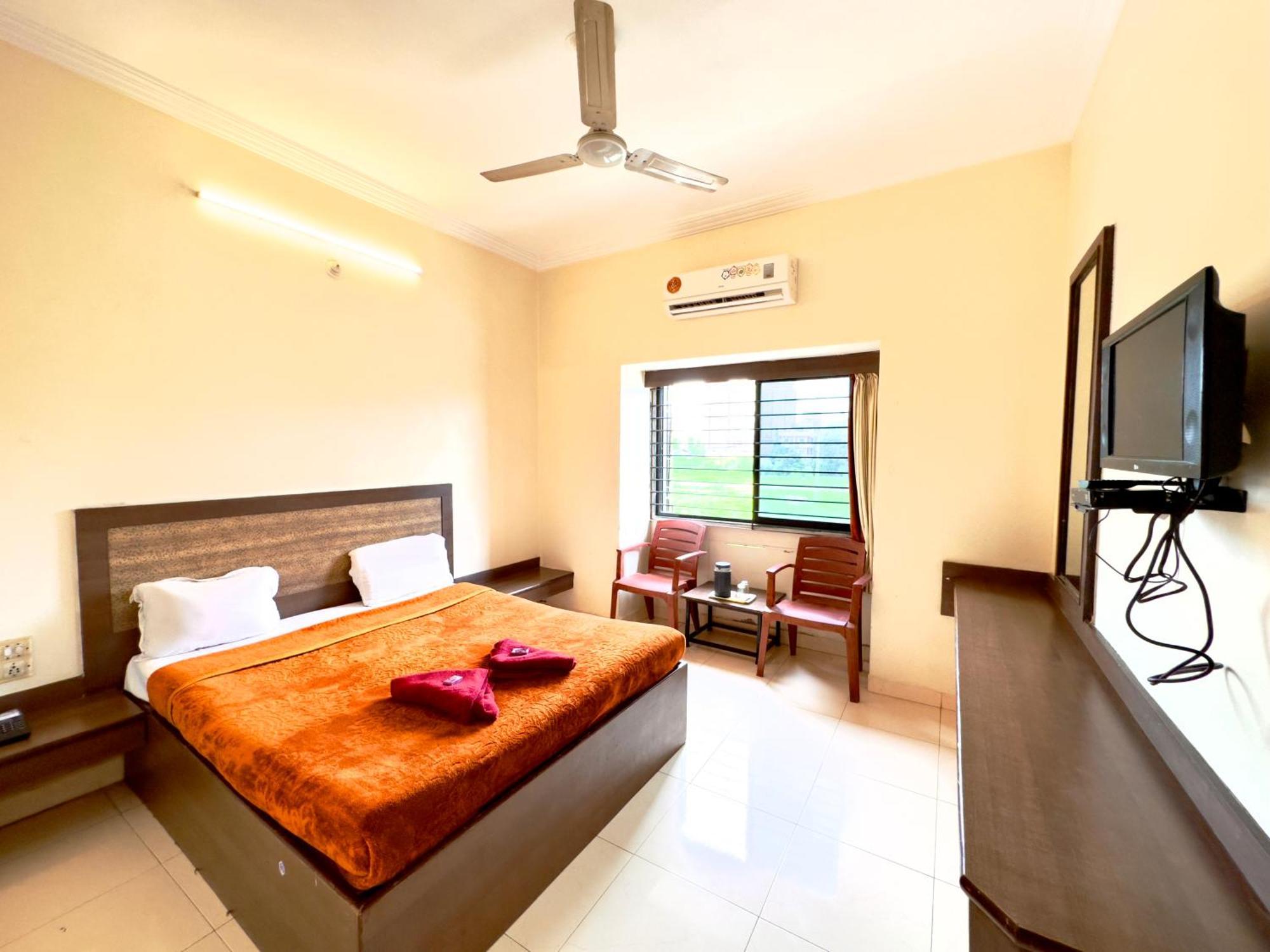Hotel Laxmibai Palace Shirdi Ngoại thất bức ảnh