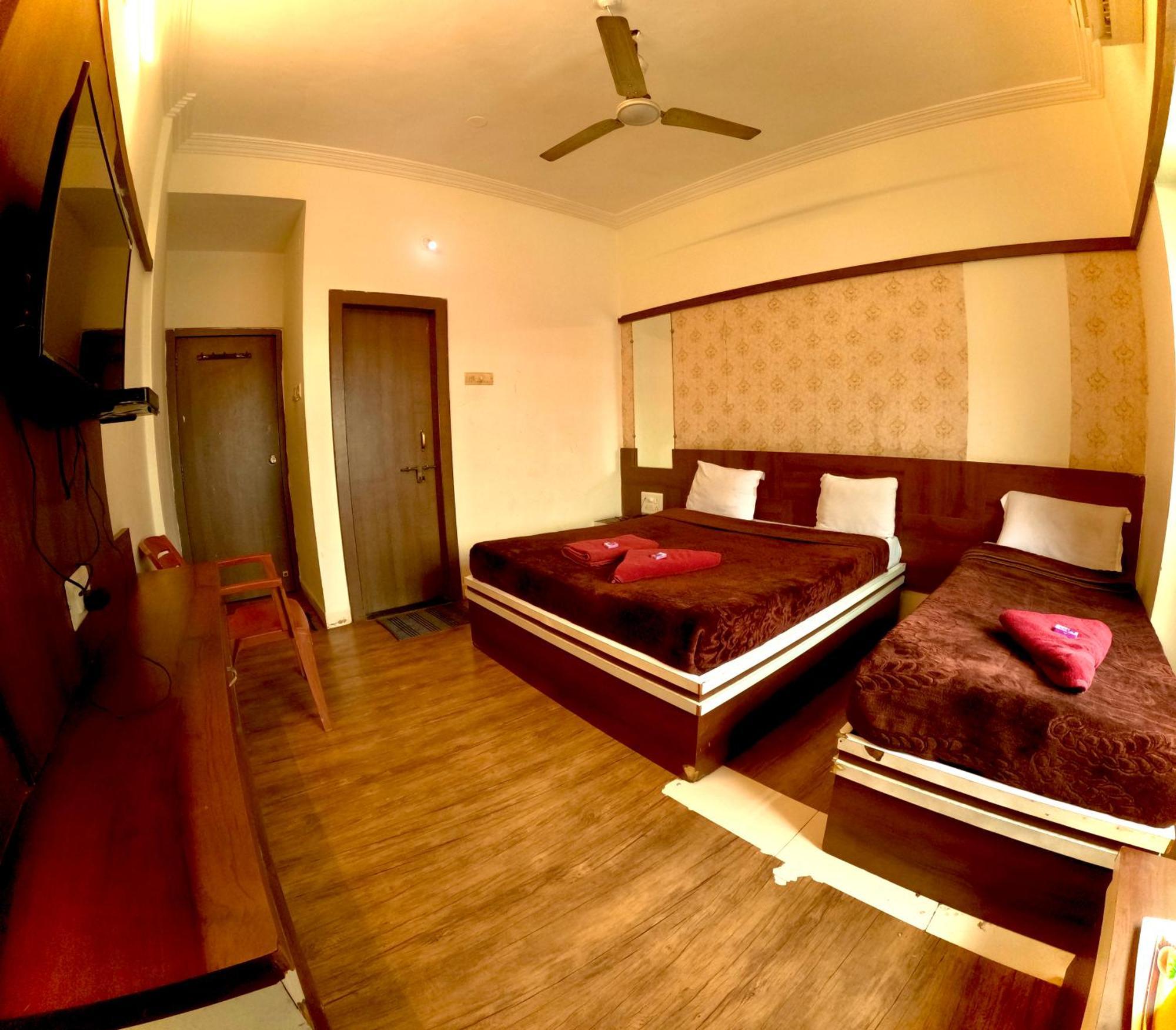 Hotel Laxmibai Palace Shirdi Ngoại thất bức ảnh